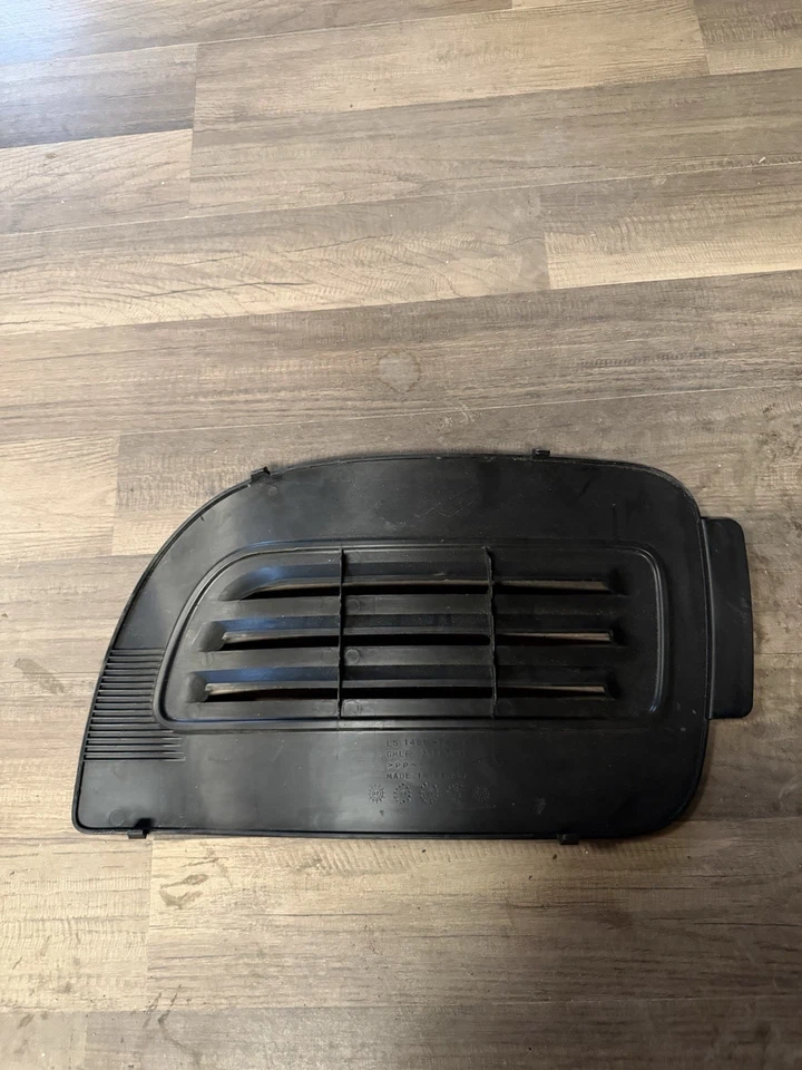 ⭐️2010-2015 Chevrolet Traverse Rear Left Side Cargo  Compartment Cover 25865673 - Image 2 of 2