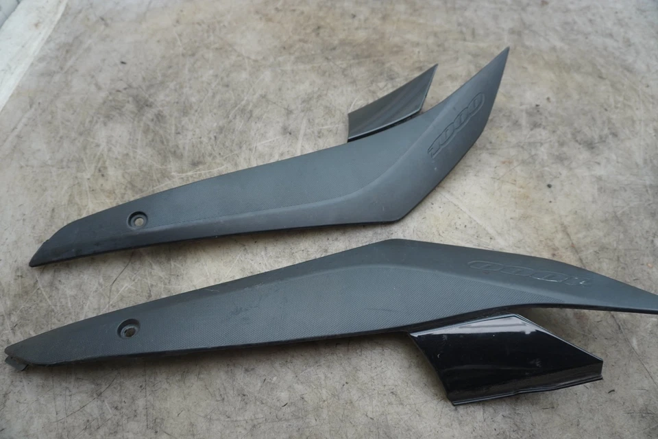 2024 SUZUKI GSXR 1000  LEFT & RIGHT TANK SEAT SIDE FAIRINGS PLASTIC E-480 Foto 2 de 4