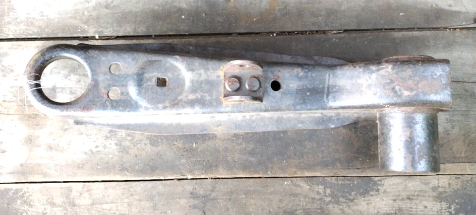 Conjunto de brazo de control inferior Chrysler Imperial 1962-66 lado izquierdo 1858161 nuevo en stock Foto 3 de 3