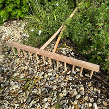 120 cm Hay Rake Traditional Wooden Rake with Wide Head and Long Reach Vintage