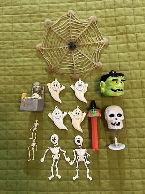 13 VTG 80s HALLOWEEN Skeleton Frankenstein Tales Crypt Ghost Spider Decoration