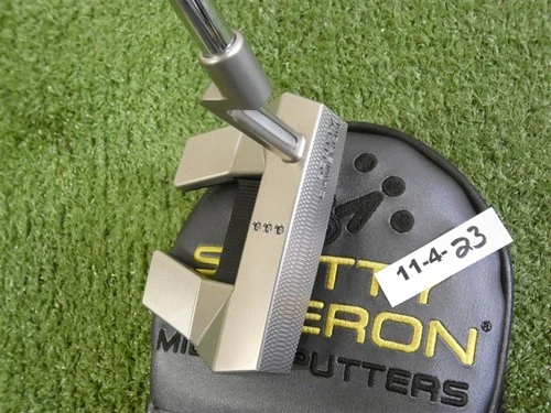 Titleist Scotty Cameron 2025 Phantom 5.2 35" Putter with Headcover New