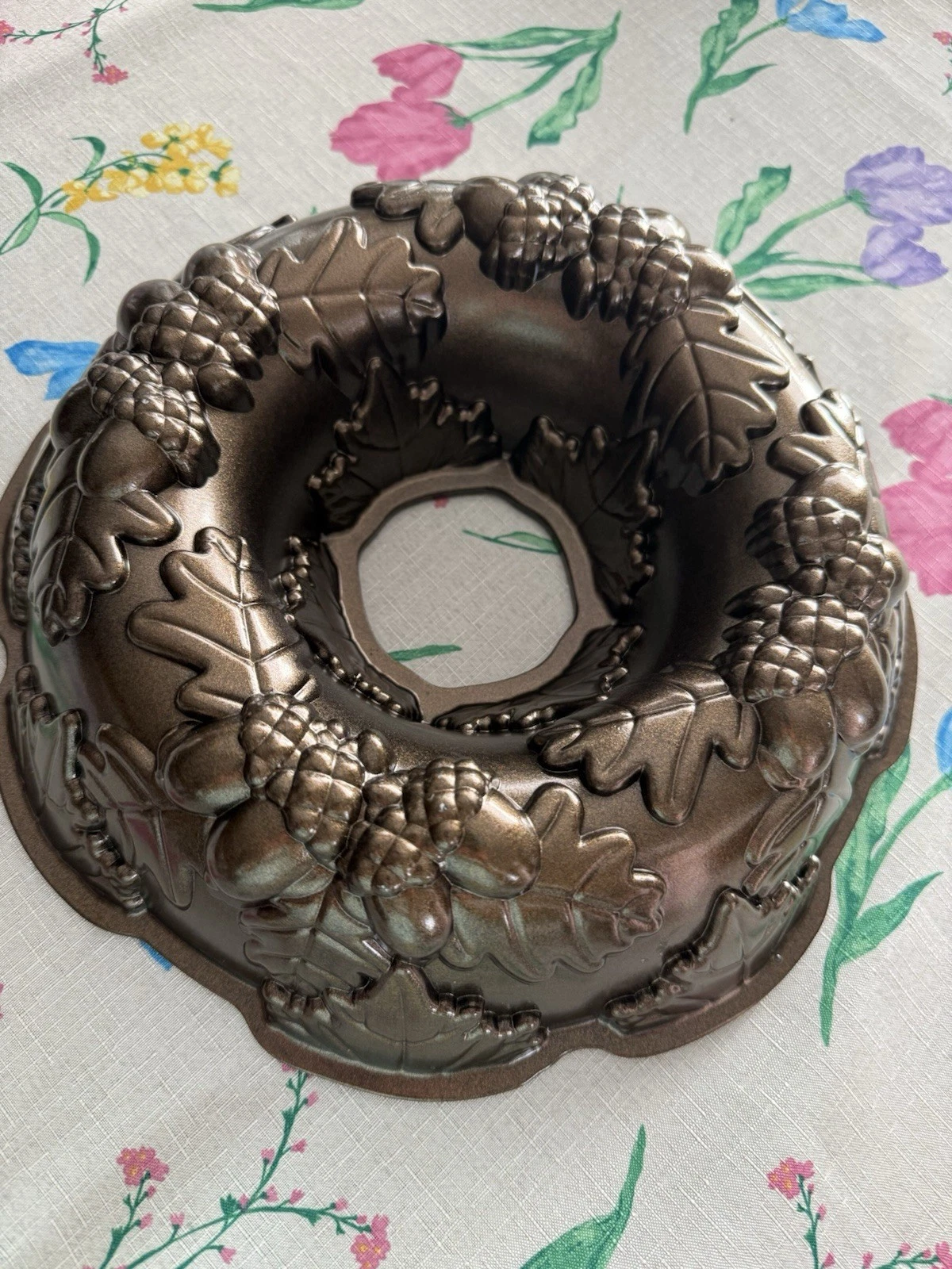 Nordic Ware Fall Harvest Autumn Wreath Bundt Cake Pan- 10 Cup Non-Stick NWT
