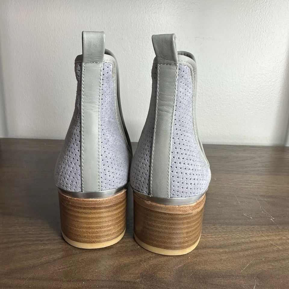 Donald J Pliner Gray Suede Diaz Chelsea Ankle Boots Sz 8.5 - Image 4 of 4