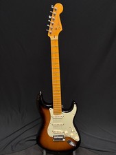 2008 Fender American Deluxe Stratocaster Maple neck 3 color sunburst factory