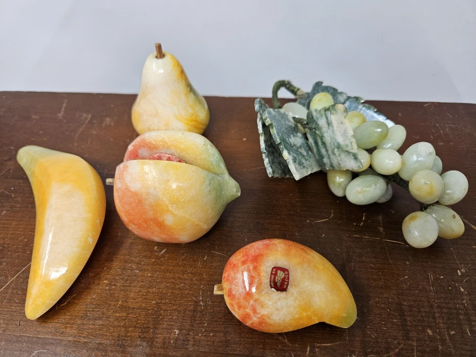 Lote de 5 piezas de fruta de piedra de alabastro MCM de colección plátano uvas pera melocotón mango Foto 3 de 4