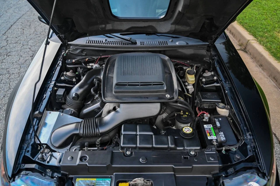 2003 Ford Mustang Mach 1 Premium 2dr Fastback - Изображение 2 из 4