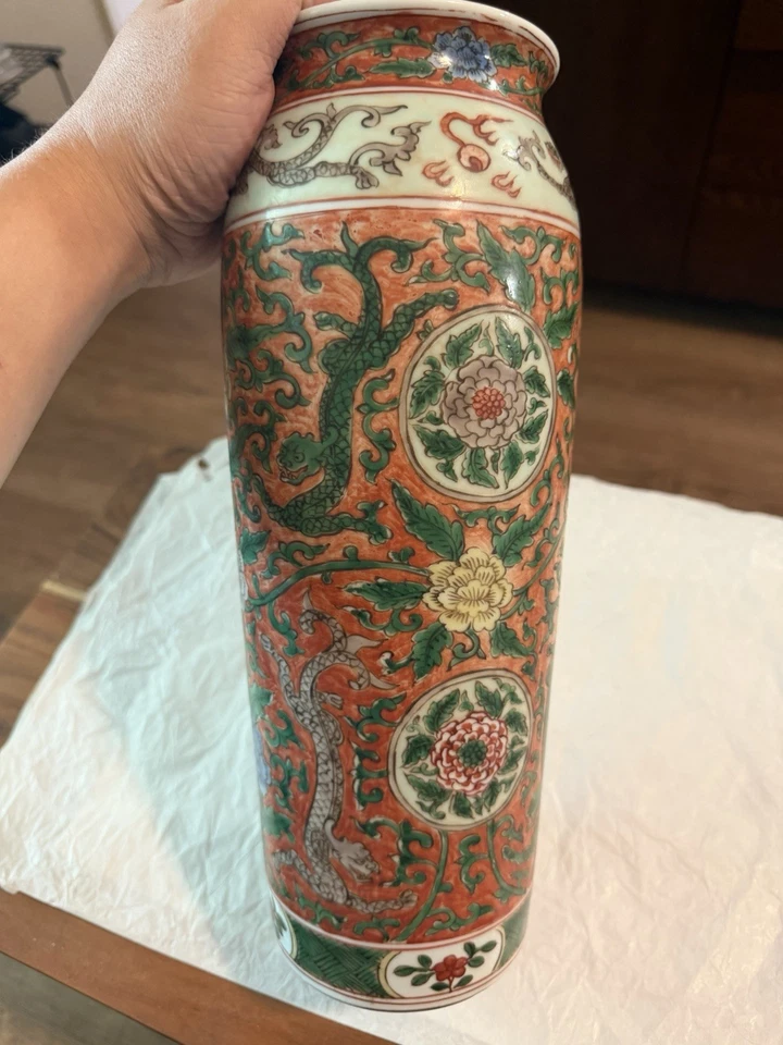 A Chinese Wucai 'Chilong' Sleeve Vase, 19th century or Earlier - Image 3 of 4