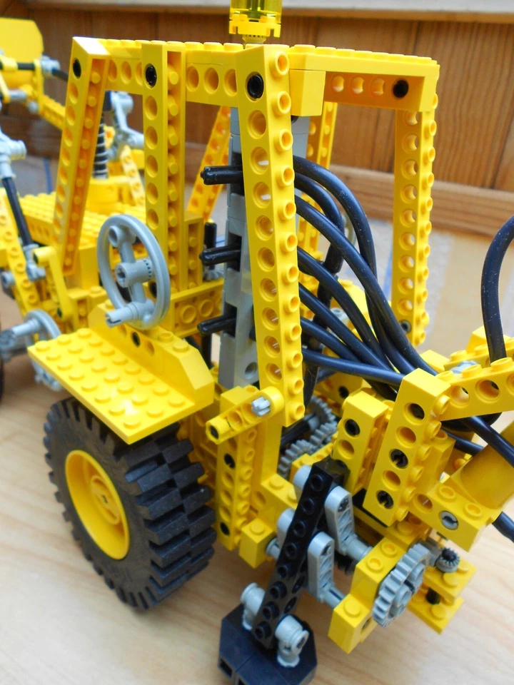 LEGO TECHNIC 8862 Tractopelle - Photo 4/4
