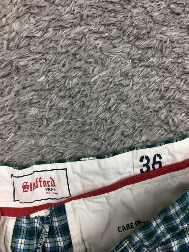 Stafford Prep Chino Shorts Mens Size 36 Green Blue Plaid - Image 4 of 4