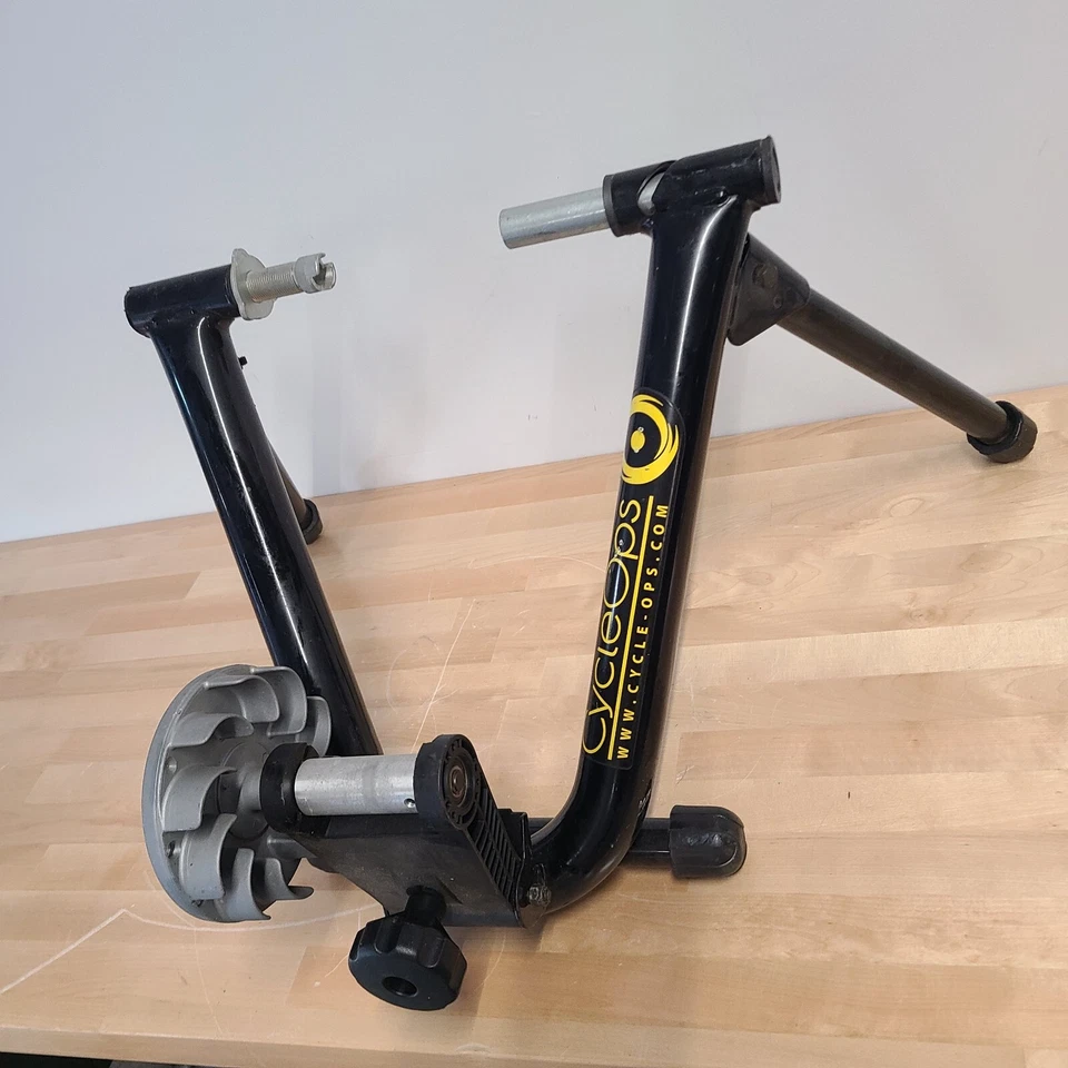 CycleOps 折叠阻力室内自行车训练器黑色 — 第 3/4 张图片