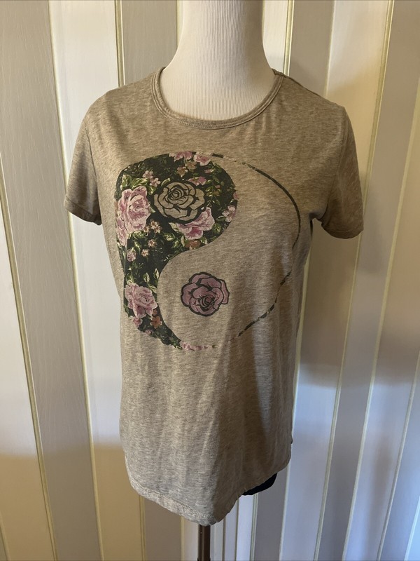 Women’s Medium Top Grey Paisley Floral Short Sleeve T Shirt Sz. Medium