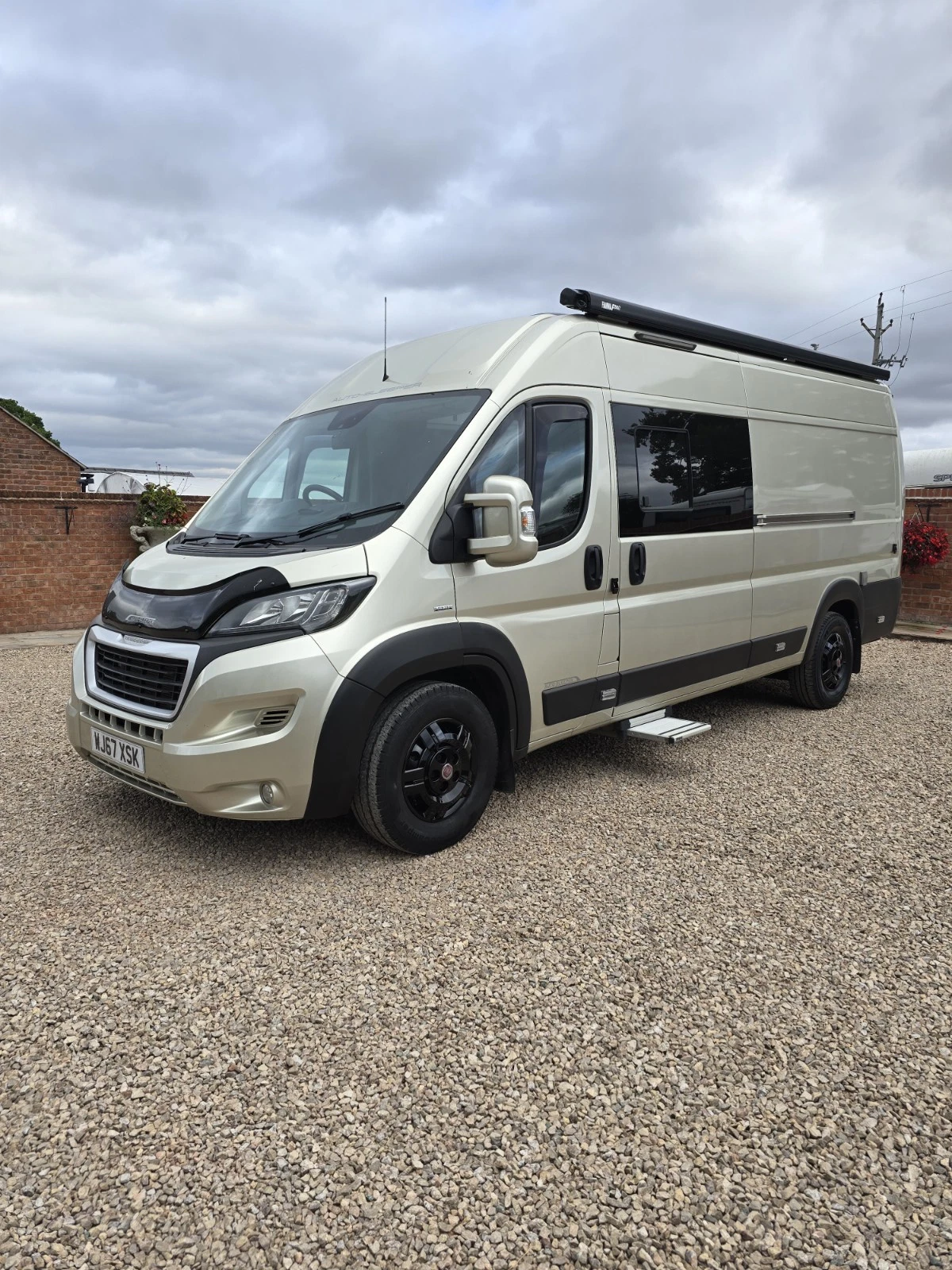 Peugeot Boxer 2 Berth Campervan Autosleeper Metallic Gold 2017