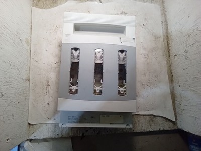 RITTAL SV 9345.100 600VAC D-35745 (M6B)