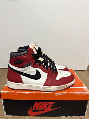 Nike Air Jordan 1 Lost and Found High Top Sneaker Leder Rot Weiß Schwarz 44