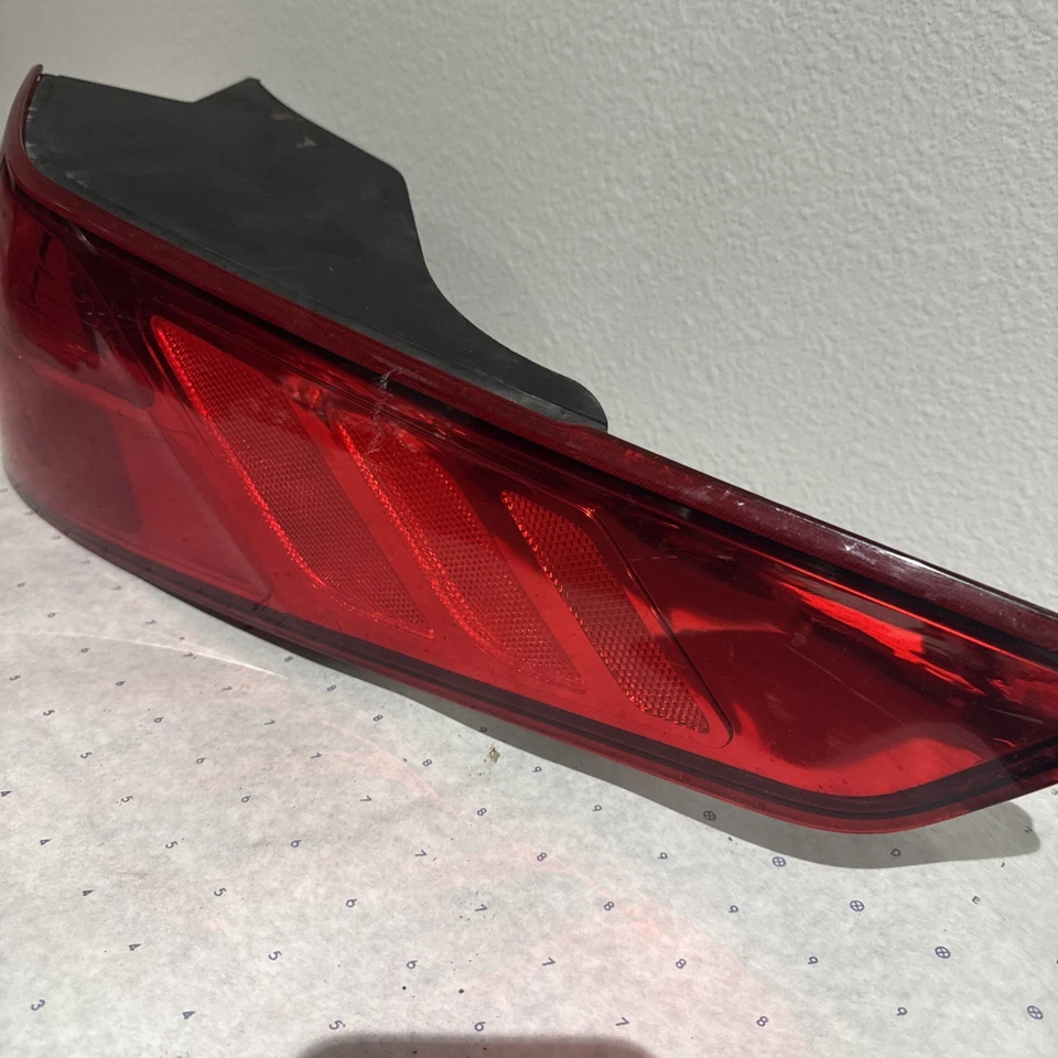 2014-2015 Kia Optima Halogen Right Side Tail Light Assembly OEM - Image 4 of 4