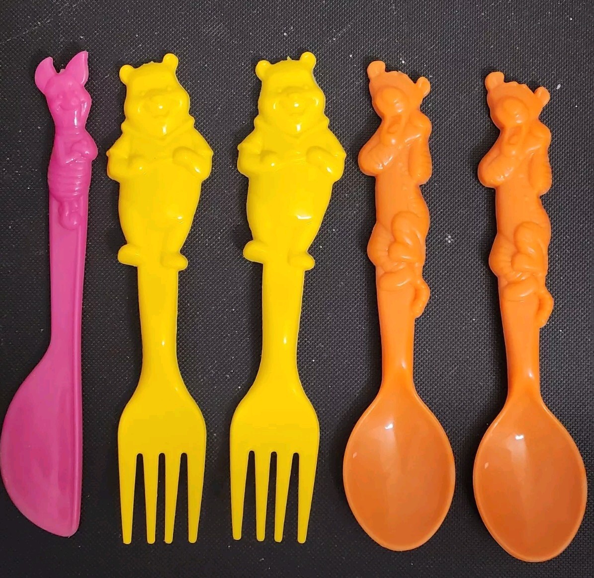 5pc Winnie The Pooh Plastic Utensil 1 Piglet Knife,2 Pooh Forks,2