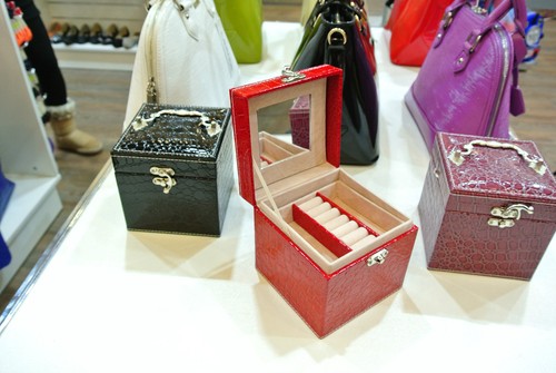 Jewellery Box Organiser PU Jewelry Storage Rings Necklace Earring Display Case - Picture 13 of 26