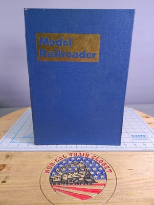 Model Railroader 1981 Binder with Magazines Lot #O100