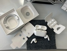 READ-Apple AirPods Pro 2nd Gen - MagSafe Lightning Charging Case -CASE ONLY