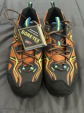 400. Merrell Gore Tex Vibram