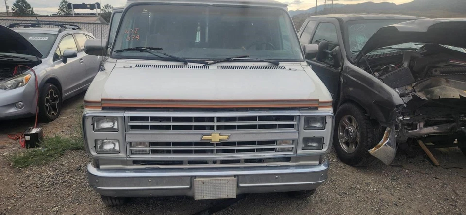 Driver Corner/Park Light Dual Headlamps Fits 83-91 CHEVROLET 10 VAN 30931571 - Image 2 of 4