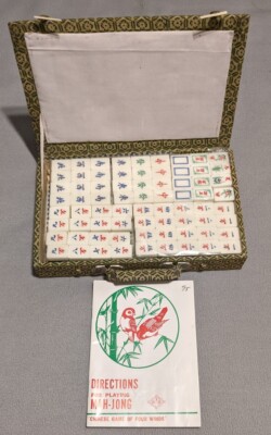Vintage Chinese Mahjong Set WITH BOOKLET  