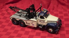 Mack B61 Holmes 650 Heavy Duty Wrecker Ridgeway Garage Diecast Tow Truck