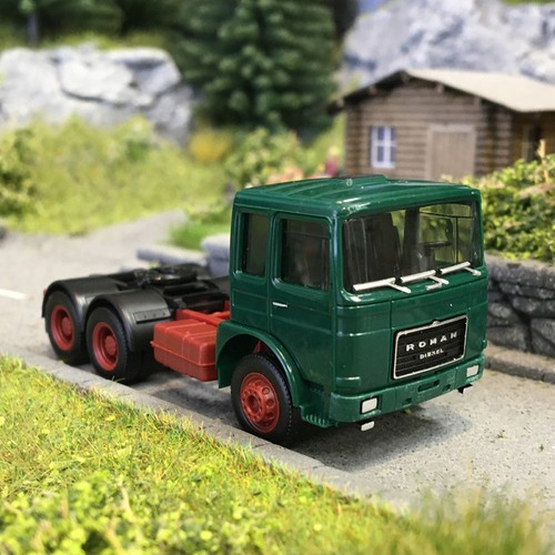 Tracteur diesel Roman, 3 essieux (6x4), vert mousse - HERPA 310567-004 - HO 1/87 | Zustand: Neuf