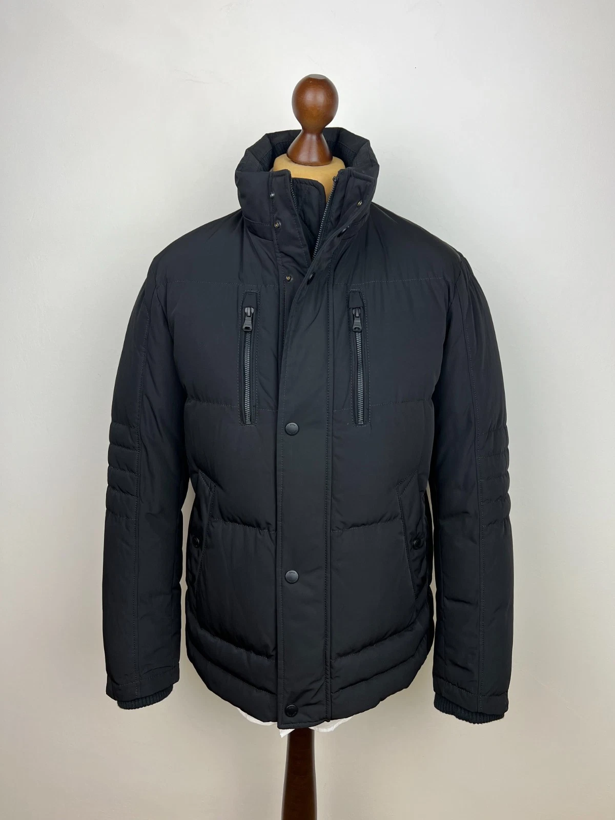 HUGO BOSS Solid Black Quilted Down Insulated FullZip Modern Jacket 38US\48IT image 1