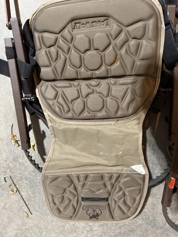 Soporte para árboles Lone Wolf para sentarse y escalar Foto 3 de 3