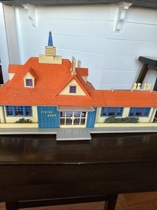 Atlas Ho scale ROADSIDE INN /RESTAURANT Vintage  Train Village Set Up