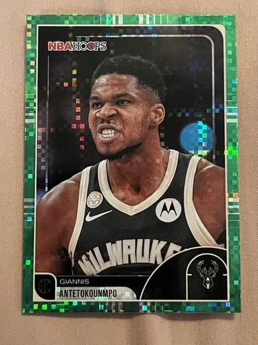 2025-26 Topps NBA HOOPS Giannis Antetokounmpo #165 Light Burst Green 54/75 Bucks
