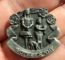 1986 Metal MOTHERS DAY Pinback
