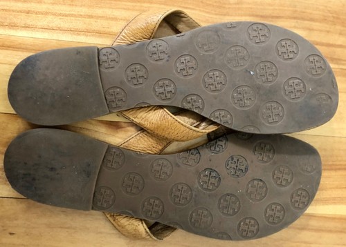 Tory Burch Thora Women Brown Tumbled Leather Gold Disc Logo Thong Sandals Flats - Picture 11 of 12
