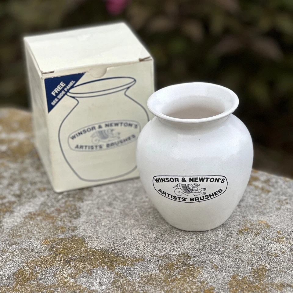 Jarrón con cepillo de pintura Winsor Newton en caja de 3,5 pulgadas Foto 2 de 4