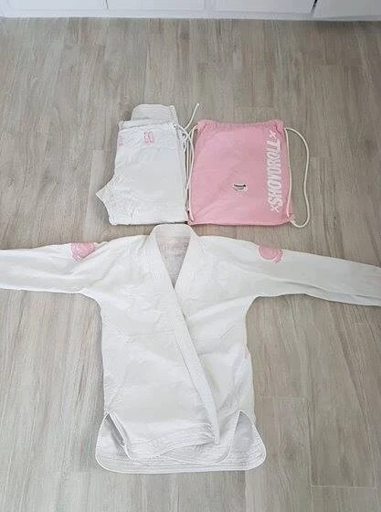 Lote Shoyoroll #77: Suyo – Empoderando a las Mujeres en Jiu-Jitsu "NUEVO" CON BOLSA Foto 3 de 4