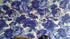 Baumwollstoff Meterware - Blaues Toile-Blümchen mit Rosentrauben und Zweigen, bedruckt (nur Blau Baumwollstoff Meterware - Blaues Toile-Blümchen mit Rosentrauben und Zweigen, bedruckt (nur Blau