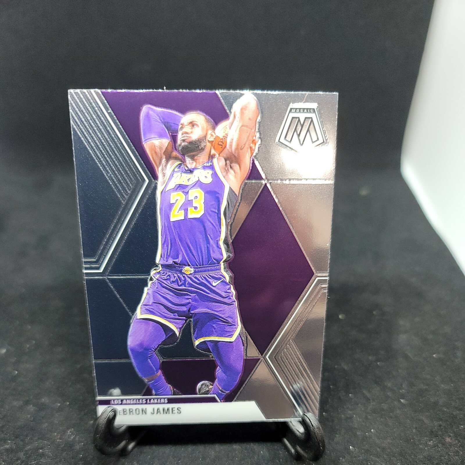 2019-20 Panini Mosaic Lebron James #8 Base Card Los Angeles Lakers
