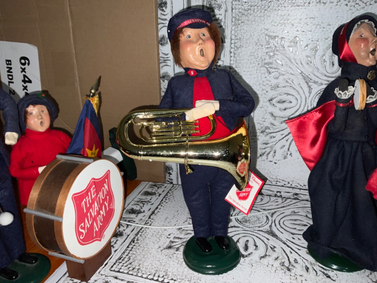 BYERS CHOICE LTD SALVATION ARMY CAROLERS SET OF 10 KETTLE & DRUM