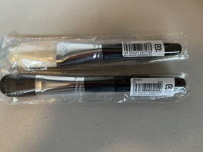 Lot of 2- Brand New in Packaging Shu Uemura makeup brushes- 27 and 20