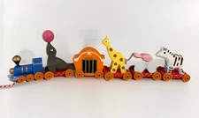 WOODEN CIRCUS TRAIN SET 6 CARS W CIRCUS ANIMALS