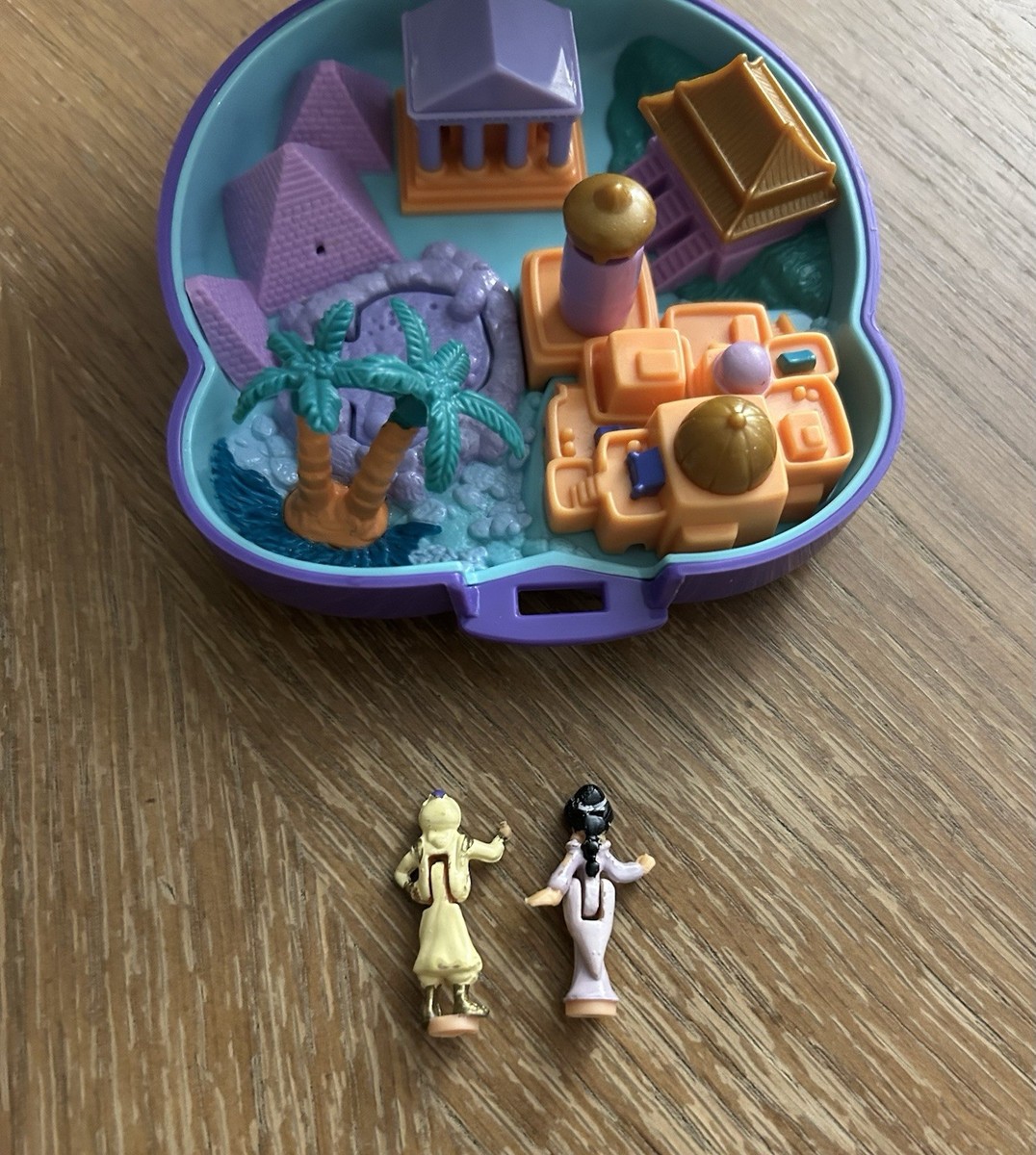 Vintage Polly Pocket Disney Aladdin & Jasmine Playcase Bluebird