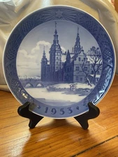 Royal Copenhagen 1953 Blue Christmas Plate Frederiksborg Castle Denmark