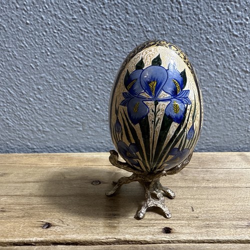 Hand-Painted Beautiful Wood Floral Decorative Egg With 2 Brass Stands Vintage - Picture 4 of 8