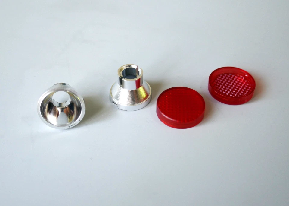 RC 12mm Scheinwerfer Flutlichtstrahler Gehäuse rot Modellbau für 5mm LED - Bild 2 von 2