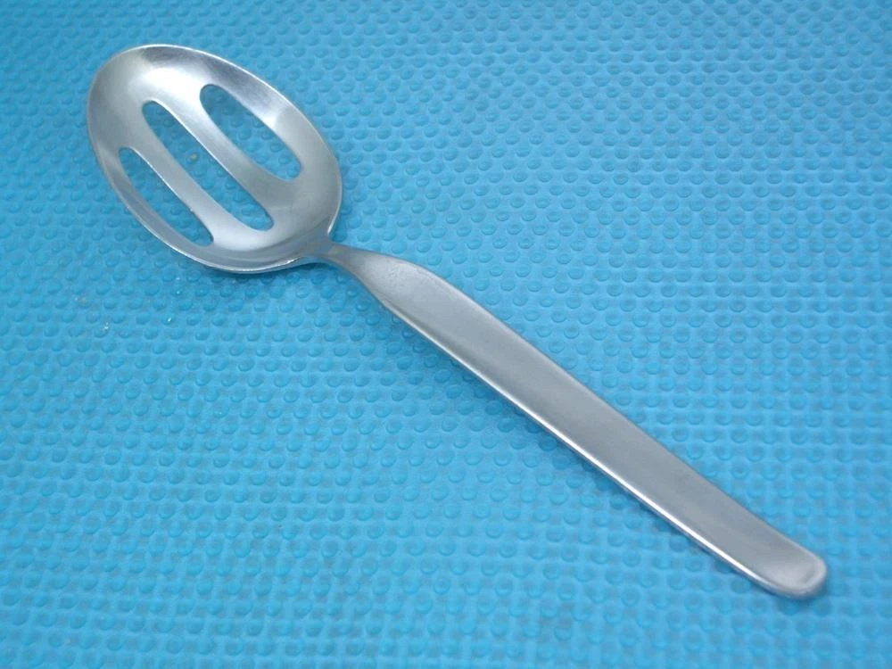 C.HUGO POTT LINDEN No 2720 Pierced Serving Spoon7 1/4" SOLINGEN GERMANY MCM
Opens in a new window or