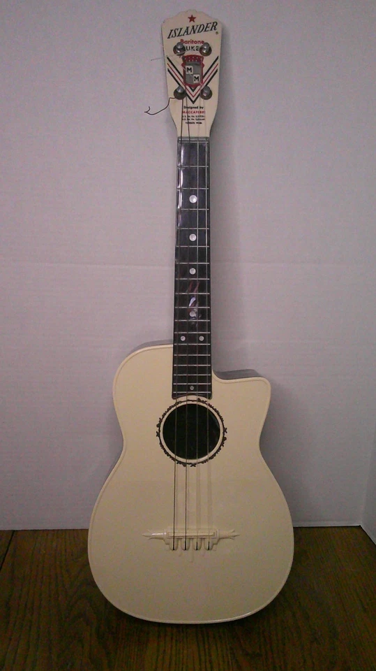 Raro Uke o ukelele Maccaferri Islander años 50 muy buen estado EE. UU. Foto 2 de 4