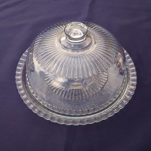 luminarc Boxed 2 Piece Glass Cheese Service Set - Picture 4 of 9