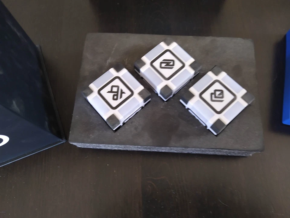 Anki COZMO édition collector robot métal liquide dans sa boite d'origine - Photo 4/4